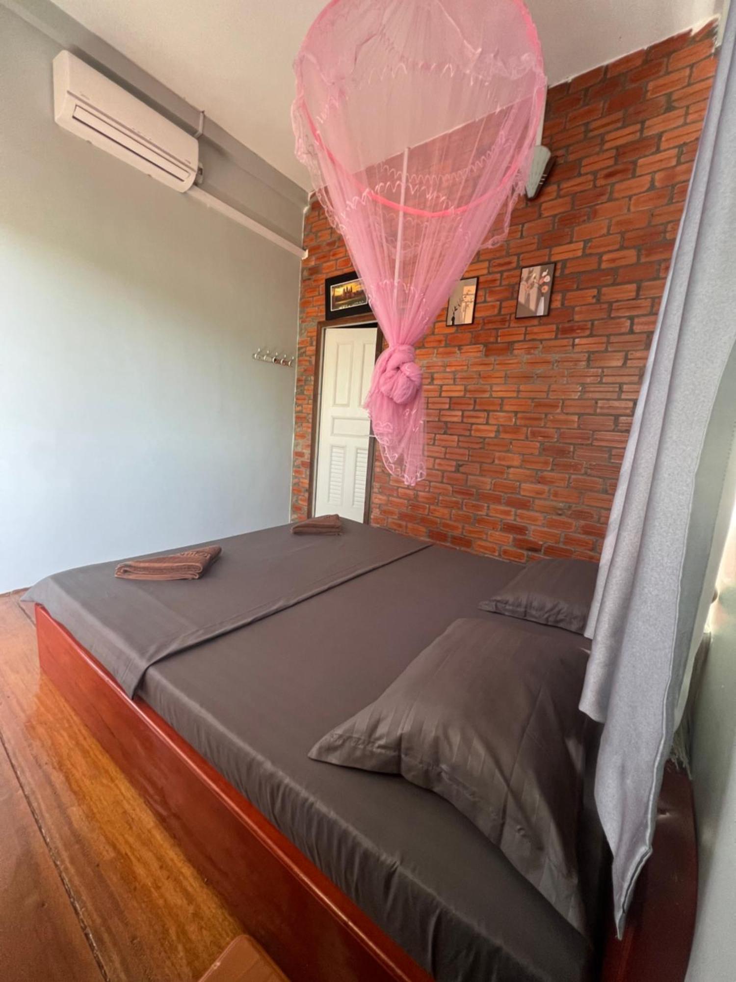 Ing Ing Guesthouse Ко Ронг Санлоем Екстериор снимка